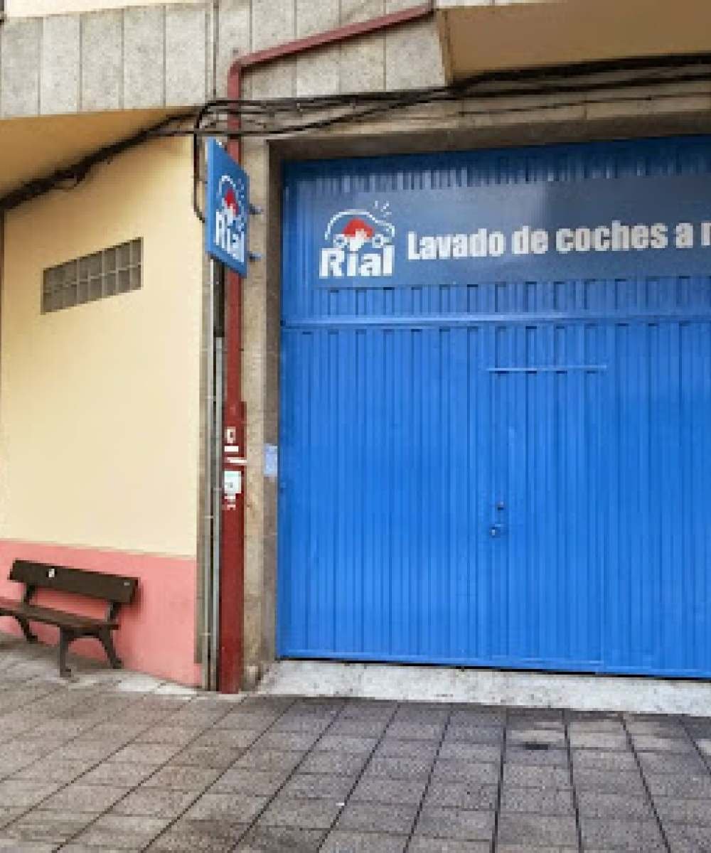 Lavado de coches a mano «Rial»